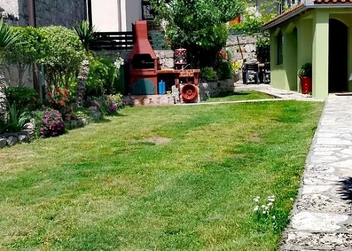 Historic Stone House Kati Perfect Family Retreat With Garden Bbq And Picturesque Landscapes Feriehus *