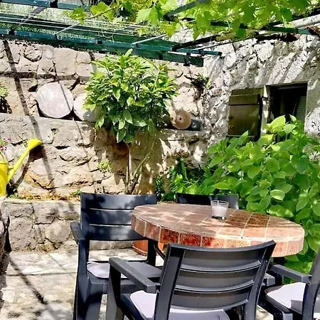 Historic Stone House Kati Perfect Family Retreat With Garden Bbq And Picturesque Landscapes