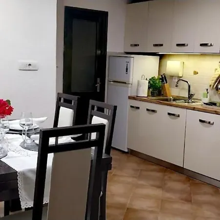 Historic Stone House Kati Perfect Family Retreat With Garden Bbq And Picturesque Landscapes Nyaraló